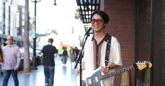 Nguyên Trần mang âm nhạc tới đường phố Nam California, Mỹ