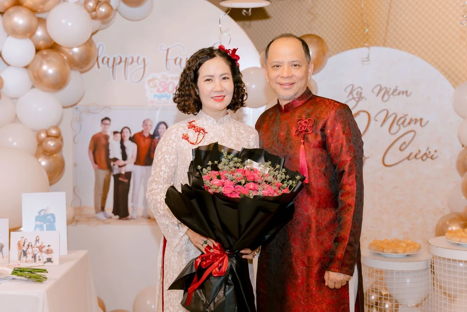 Nguyệt Hằng - Anh Tuấn: Từ cú sốc ra tòa đến lời hứa "già đi cùng nhau" Nguyệt Hằng - Anh Tuấn: Từ cú sốc ra tòa đến lời hứa "già đi cùng nhau"