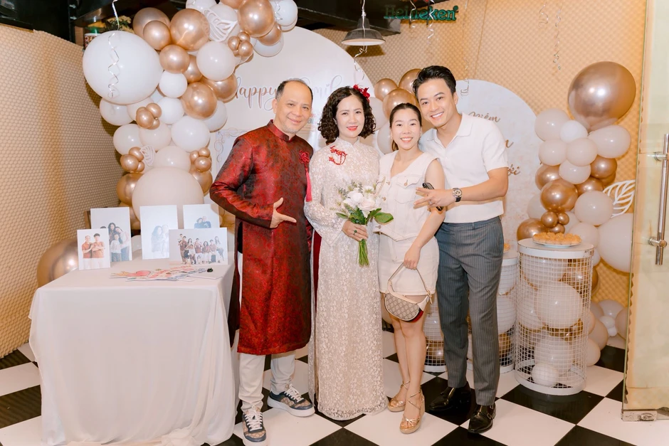 Nguyệt Hằng - Anh Tuấn: Từ cú sốc ra tòa đến lời hứa "già đi cùng nhau" Nguyệt Hằng - Anh Tuấn: Từ cú sốc ra tòa đến lời hứa "già đi cùng nhau"