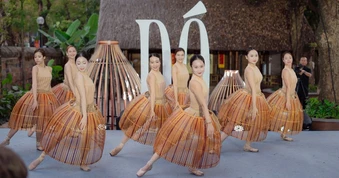 Nhà hát Nhạc Vũ Kịch đưa quạt giấy, chiếu hoa vào vở ballet thuần Việt