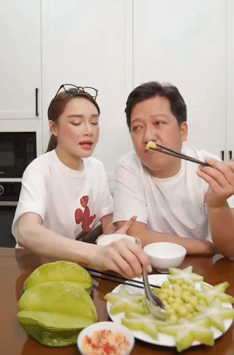 Nhã Phương xuất hiện giữa lúc MXH xôn xao chuyện Trường Giang: Sắc vóc mẹ 3 con gây choáng, hành trình giảm cân còn sốc hơn