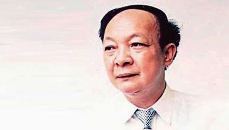 Nhà thơ Nguyễn Đức Mậu, tác giả bài thơ ‘Màu hoa đỏ’, qua đời