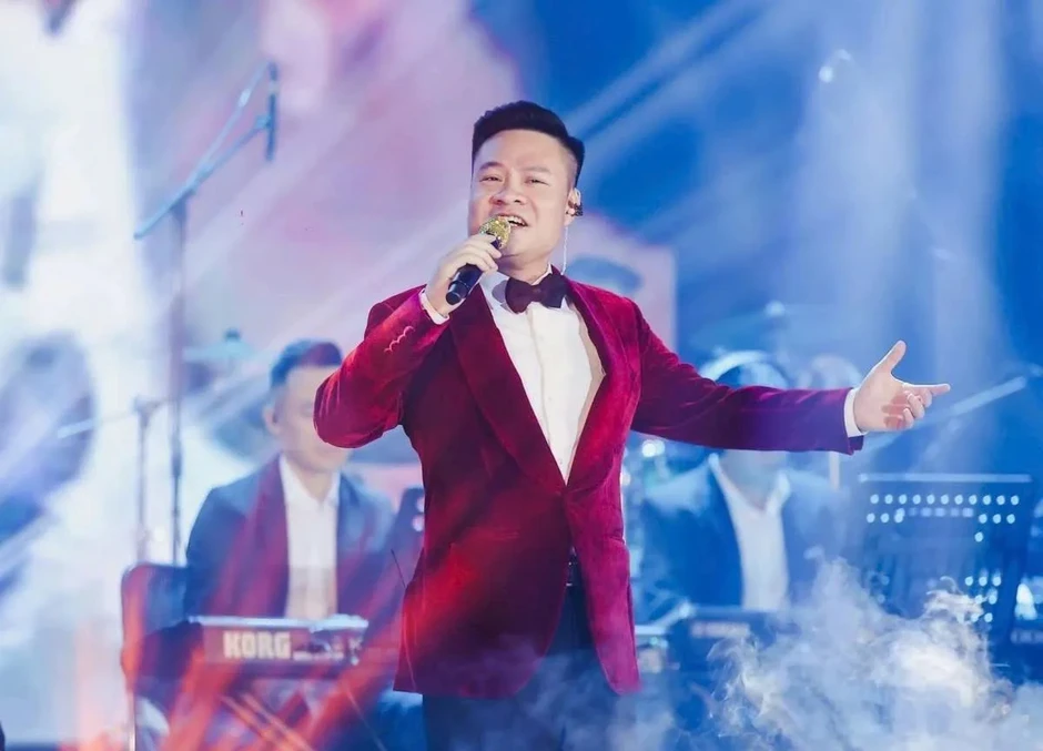 Nhạc sĩ Nguyễn Thành Trung trình làng khúc tráng ca từ nhịp đập của biển Nhạc sĩ Nguyễn Thành Trung trình làng khúc tráng ca từ nhịp đập của biển
