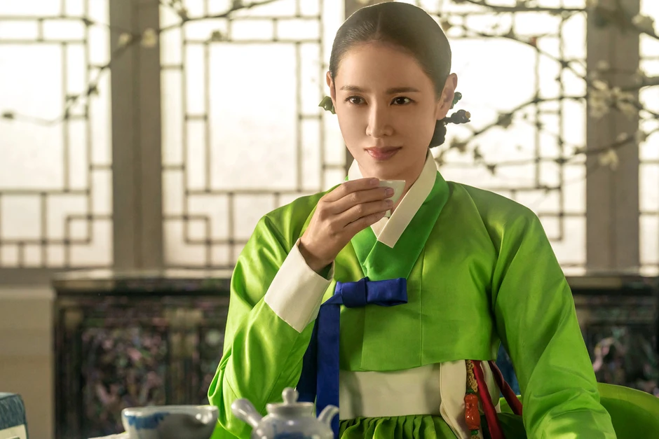 Nhãn dán 19+ cho phim mới của Son Ye Jin