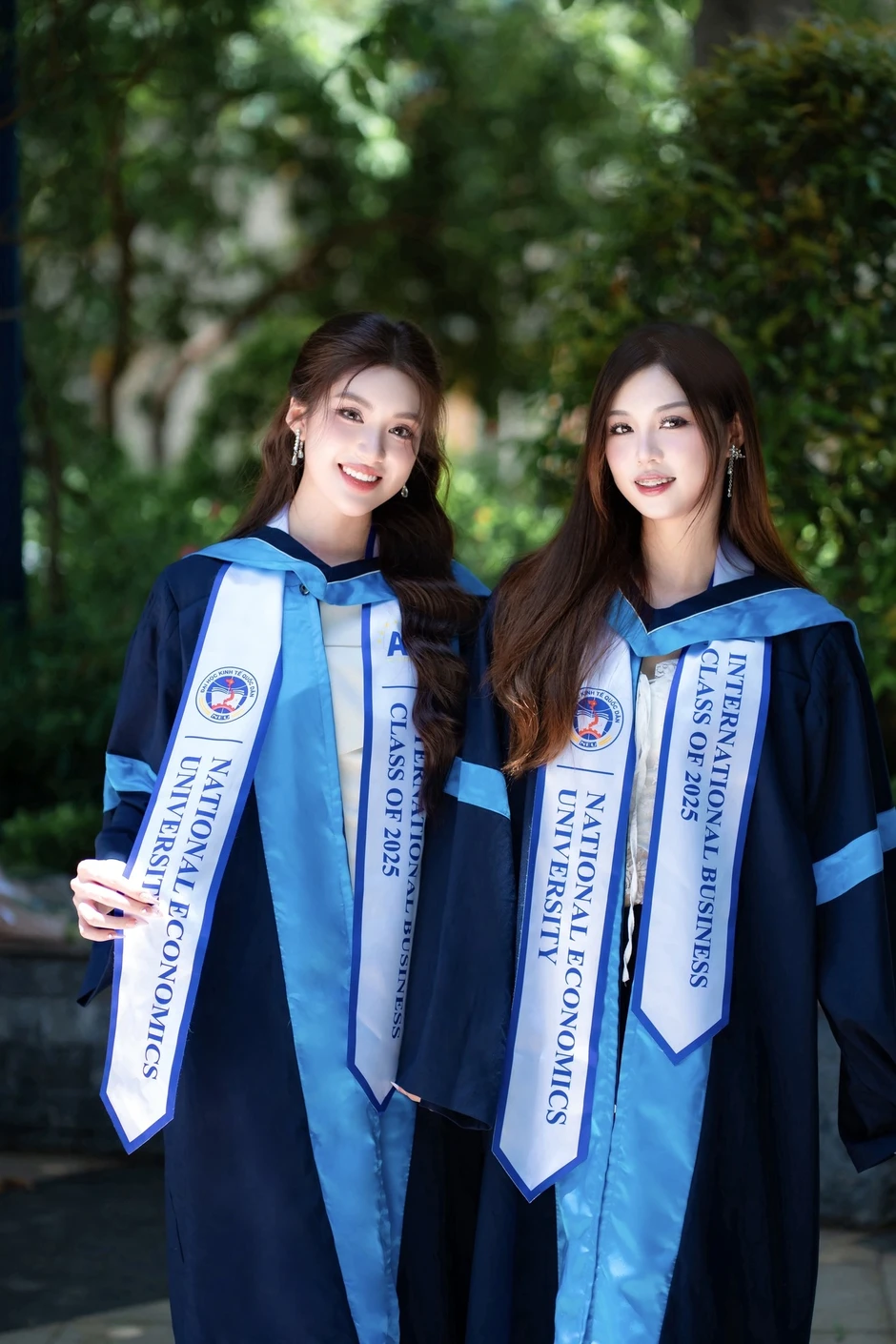 Nhan sắc chị gái song sinh của Hoa hậu Phan Phương Oanh gây chú ý Nhan sắc chị gái song sinh của Hoa hậu Phan Phương Oanh gây chú ý