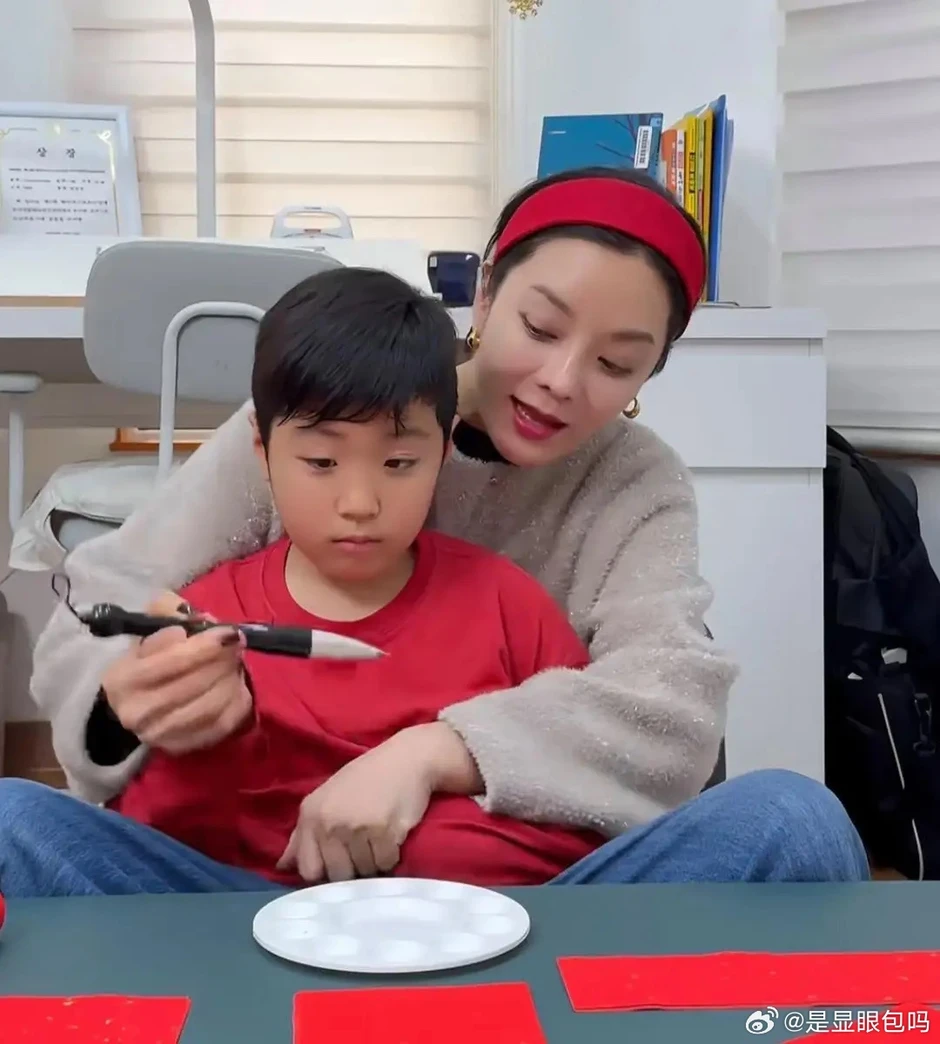 Nhan sắc gây sốc của "tình đầu quốc dân" Chae Rim sau nhiều năm ở ẩn Nhan sắc gây sốc của "tình đầu quốc dân" Chae Rim sau nhiều năm ở ẩn