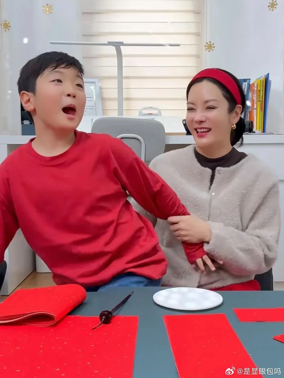 Nhan sắc gây sốc của "tình đầu quốc dân" Chae Rim sau nhiều năm ở ẩn Nhan sắc gây sốc của "tình đầu quốc dân" Chae Rim sau nhiều năm ở ẩn
