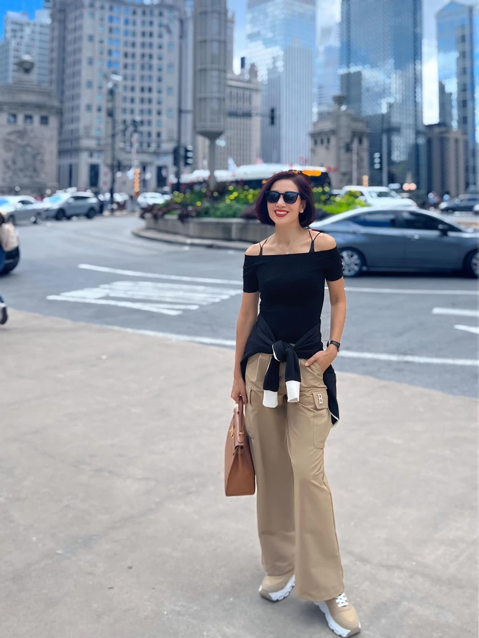 Nhan sắc "cô thư ký xinh đẹp" sở hữu biệt thự 200 tỷ, sinh 2 con cho đại gia vẫn có nhiều người theo đuổi Nhan sắc "cô thư ký xinh đẹp" sở hữu biệt thự 200 tỷ, sinh 2 con cho đại gia vẫn có nhiều người theo đuổi