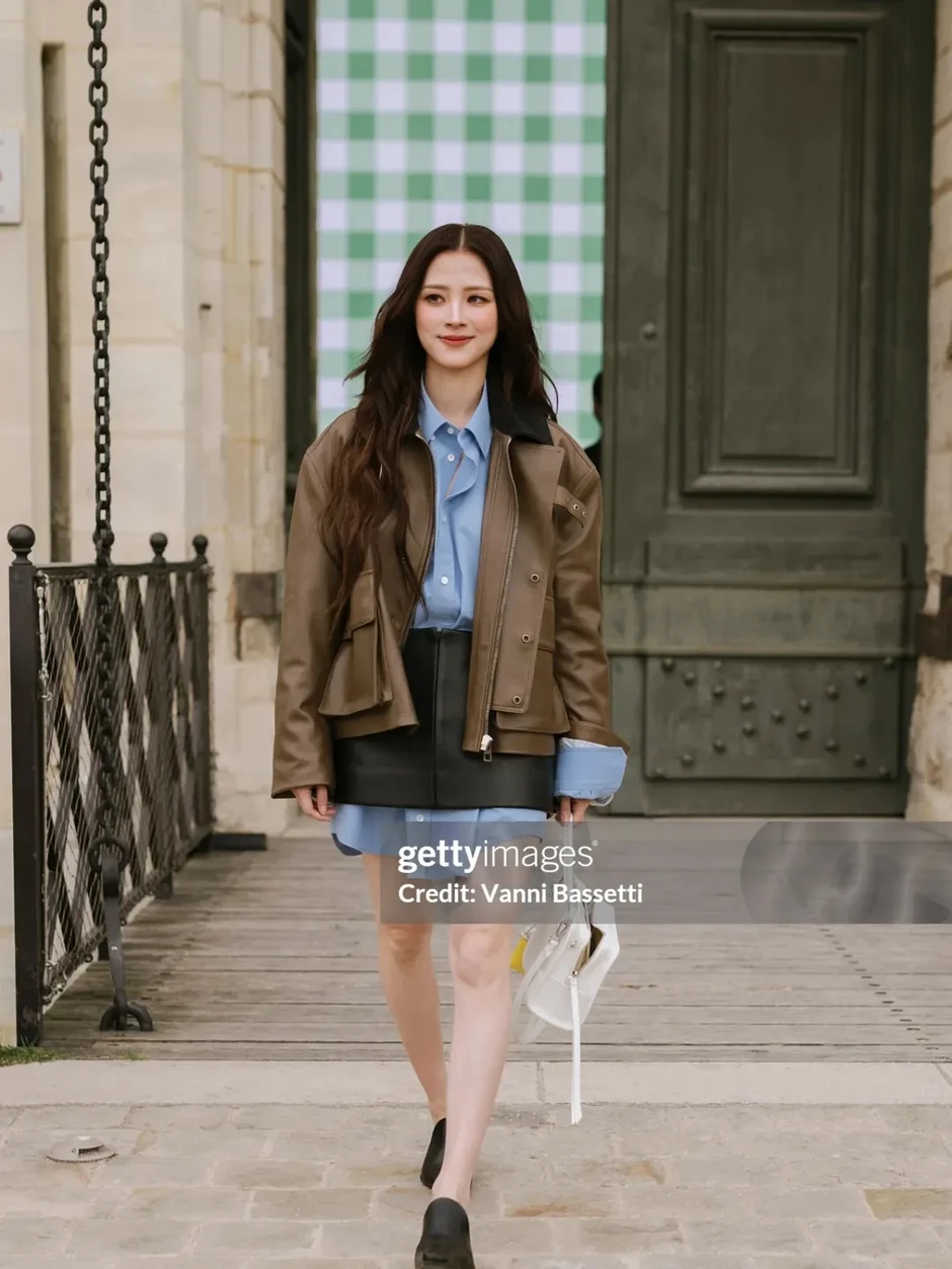 Nhan sắc thật của Baifern Pimchanok qua “ống kính hủy diệt” Getty Images ở Paris Fashion Week Nhan sắc thật của Baifern Pimchanok qua “ống kính hủy diệt” Getty Images ở Paris Fashion Week