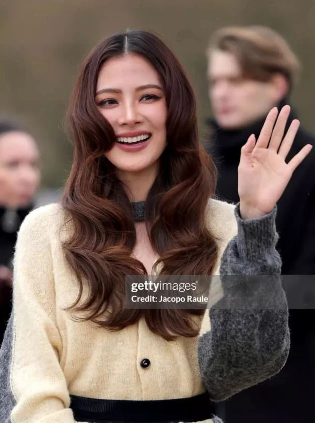 Nhan sắc thật của Baifern Pimchanok qua “ống kính hủy diệt” Getty Images ở Paris Fashion Week Nhan sắc thật của Baifern Pimchanok qua “ống kính hủy diệt” Getty Images ở Paris Fashion Week