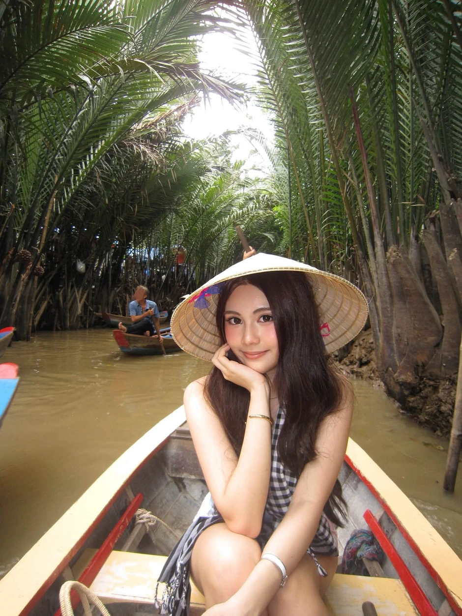 Nhan sắc thật của con gái MC Quyền Linh Nhan sắc thật của con gái MC Quyền Linh