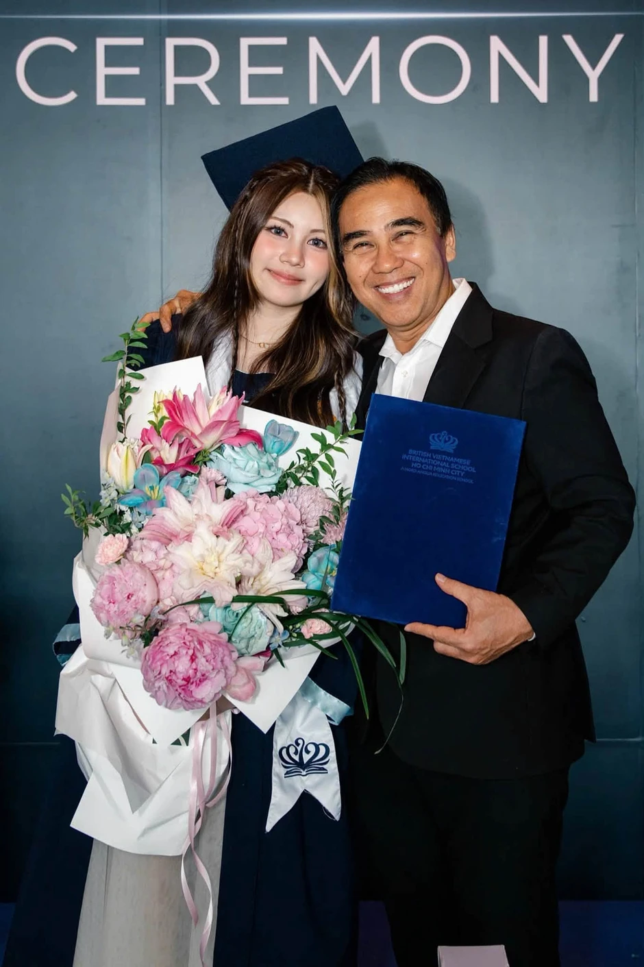 Nhan sắc thật của con gái MC Quyền Linh Nhan sắc thật của con gái MC Quyền Linh