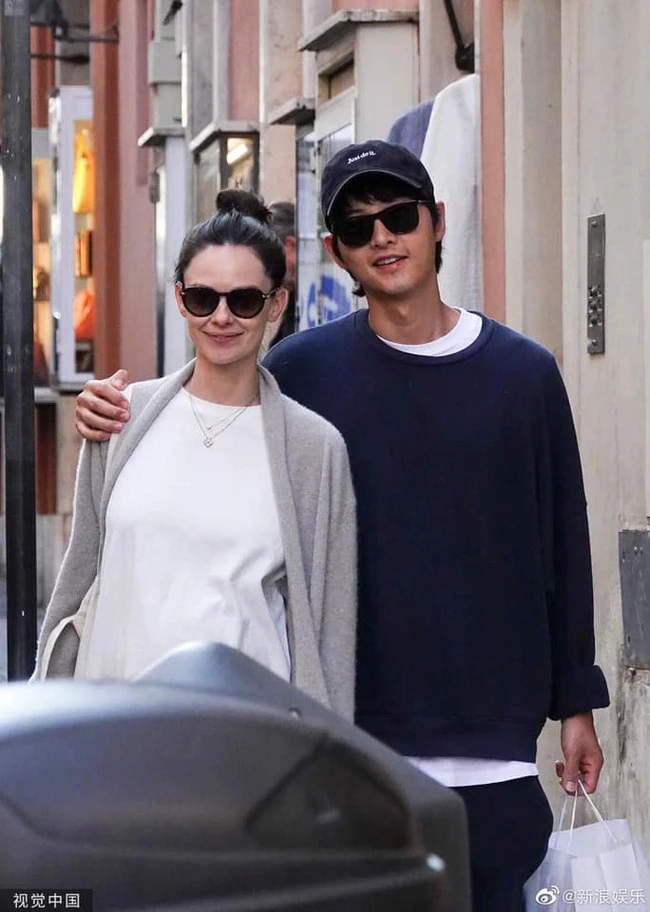 Nhan sắc thật của vợ Song Joong Ki Nhan sắc thật của vợ Song Joong Ki