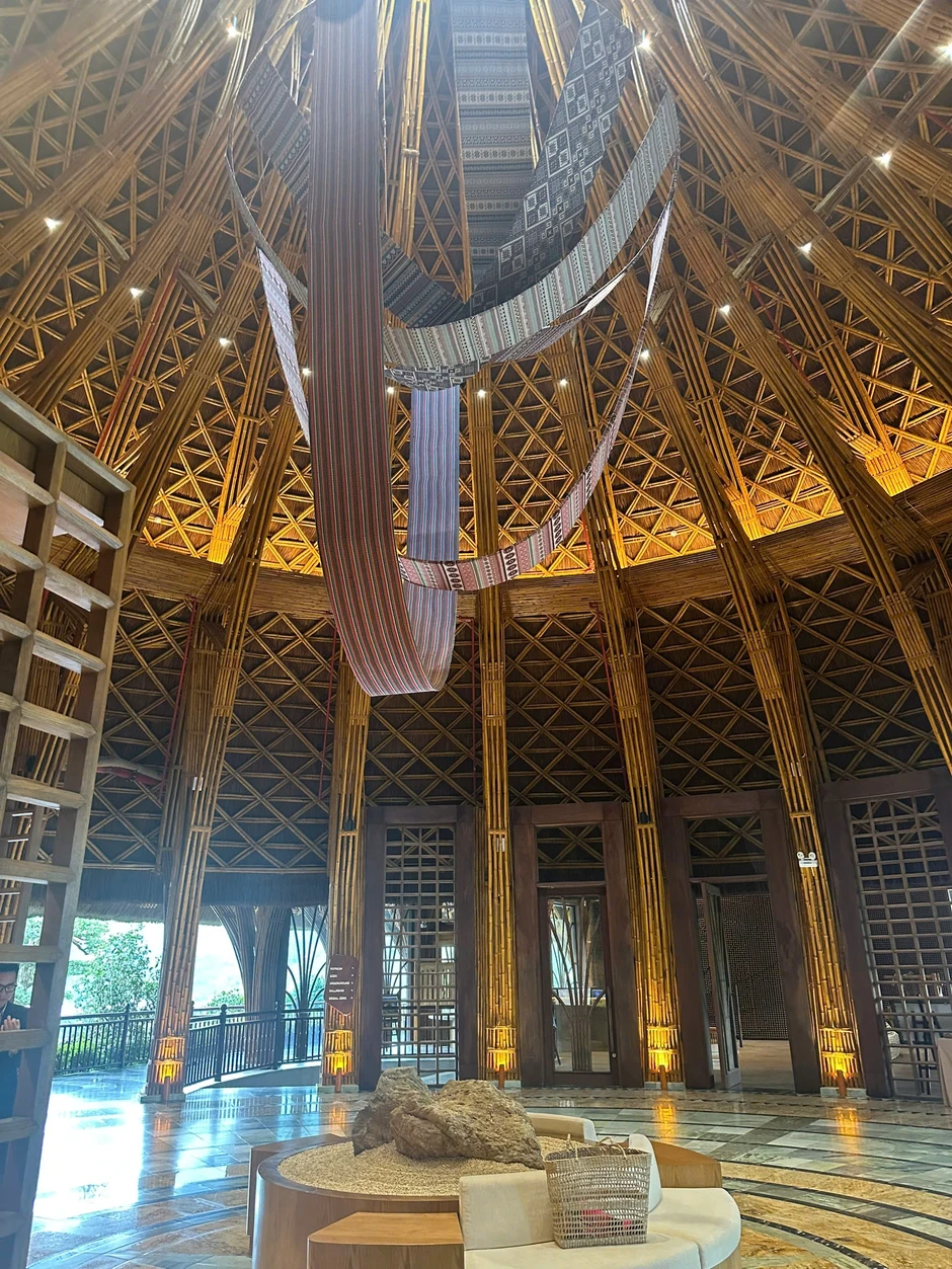 Nhiếp ảnh gia Pháp kể những 'lát cắt dịu dàng' của phụ nữ Mù Cang Chải Nhiếp ảnh gia Pháp kể những 'lát cắt dịu dàng' của phụ nữ Mù Cang Chải