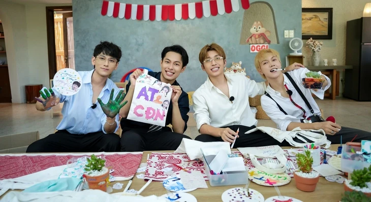 Những 'cái đuôi nhỏ' đáng yêu hơn cả Anh trai Những 'cái đuôi nhỏ' đáng yêu hơn cả Anh trai