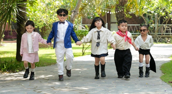 Những 'cái đuôi nhỏ' đáng yêu hơn cả Anh trai Những 'cái đuôi nhỏ' đáng yêu hơn cả Anh trai