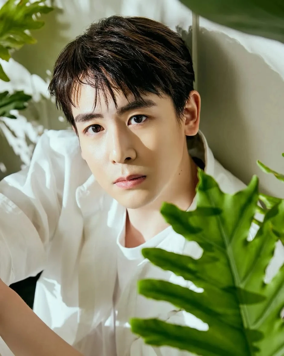 Nichkhun 2PM bị một người phụ nữ đeo bám về tận nhà lúc nửa đêm, còn liên tục chửi bới và hành hung Nichkhun 2PM bị một người phụ nữ đeo bám về tận nhà lúc nửa đêm, còn liên tục chửi bới và hành hung