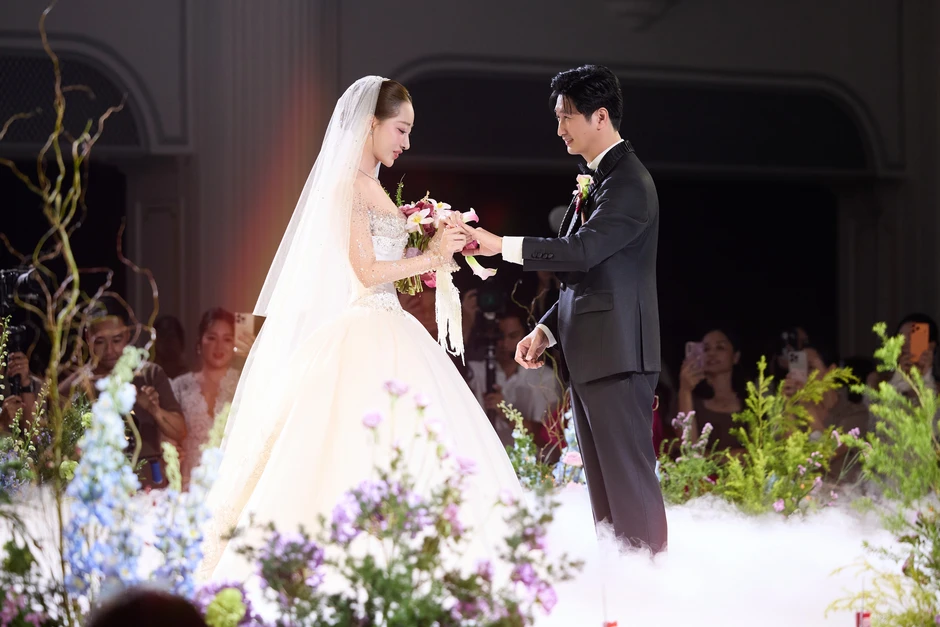 NSND Công Lý cùng bà xã dự đám cưới NSƯT Ngọc Quỳnh NSND Công Lý cùng bà xã dự đám cưới NSƯT Ngọc Quỳnh