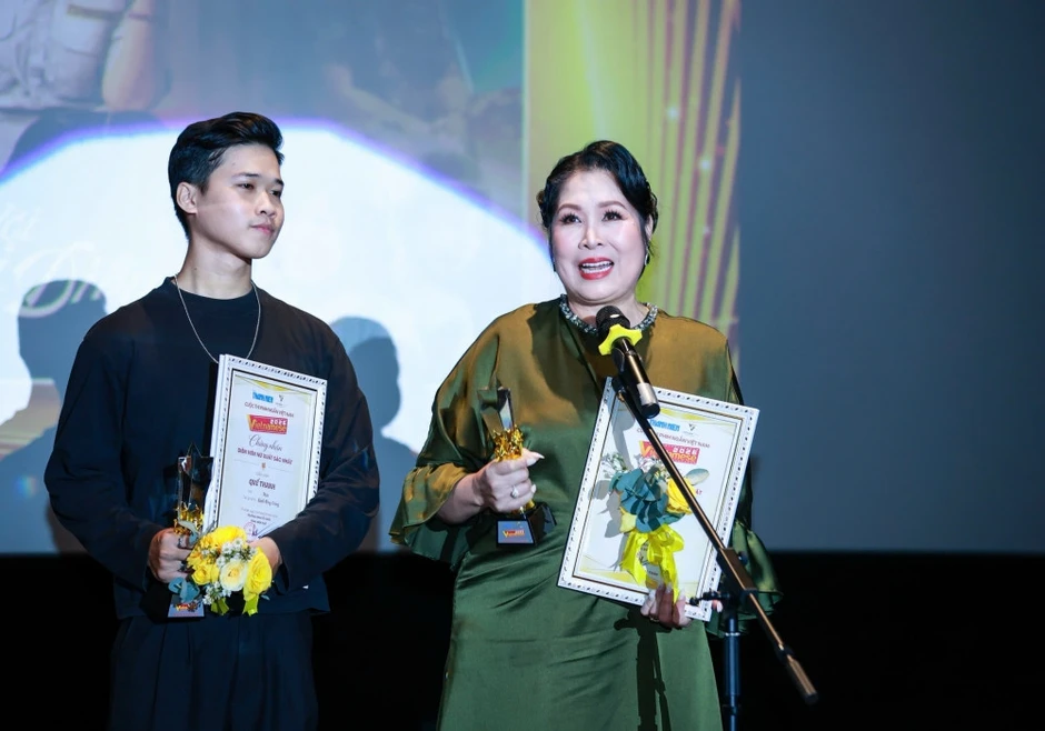 NSND Hồng Vân nhận tin vui ở tuổi 60, bất ngờ nhắc về con trai Phó Giám đốc NSND Hồng Vân nhận tin vui ở tuổi 60, bất ngờ nhắc về con trai Phó Giám đốc