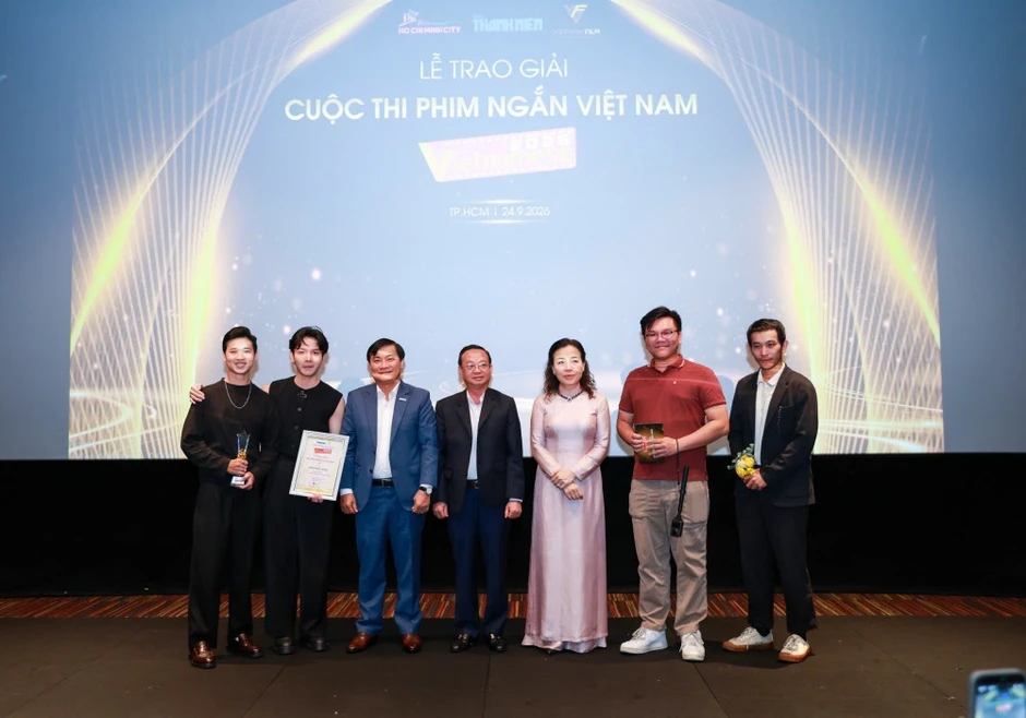 NSND Hồng Vân nhận tin vui ở tuổi 60, bất ngờ nhắc về con trai Phó Giám đốc NSND Hồng Vân nhận tin vui ở tuổi 60, bất ngờ nhắc về con trai Phó Giám đốc