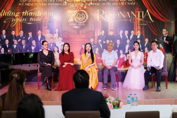 NSND Quang Thọ kể chuyện đi hát thời bao cấp, có lúc phải vay tiền bù lỗ