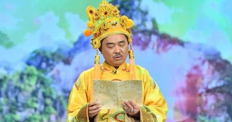 NSND Quốc Khánh thức đến 2h sáng, tự lái ô tô đi tập tiểu phẩm
