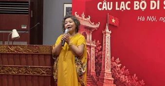 NSND Thanh Hoa hát ru, nói về giữ gìn về di sản tiếng Việt