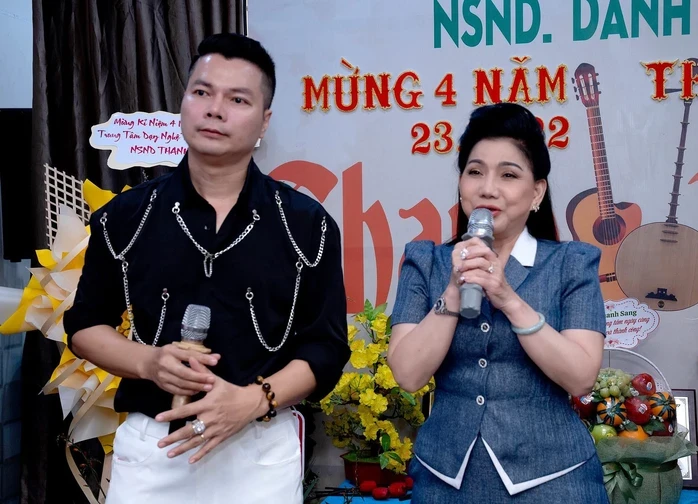 NSND Thanh Tuấn và bí quyết "giữ lửa" vọng cổ từ một "lò luyện" của ông NSND Thanh Tuấn và bí quyết "giữ lửa" vọng cổ từ một "lò luyện" của ông