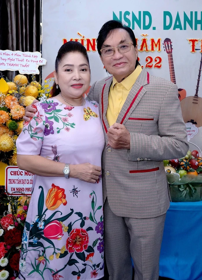 NSND Thanh Tuấn và bí quyết "giữ lửa" vọng cổ từ một "lò luyện" của ông NSND Thanh Tuấn và bí quyết "giữ lửa" vọng cổ từ một "lò luyện" của ông