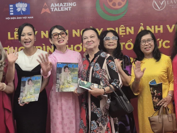 NSND Trà Giang, Quyền Linh, Lý Hùng, Hồng Ánh… cùng tụ hội!