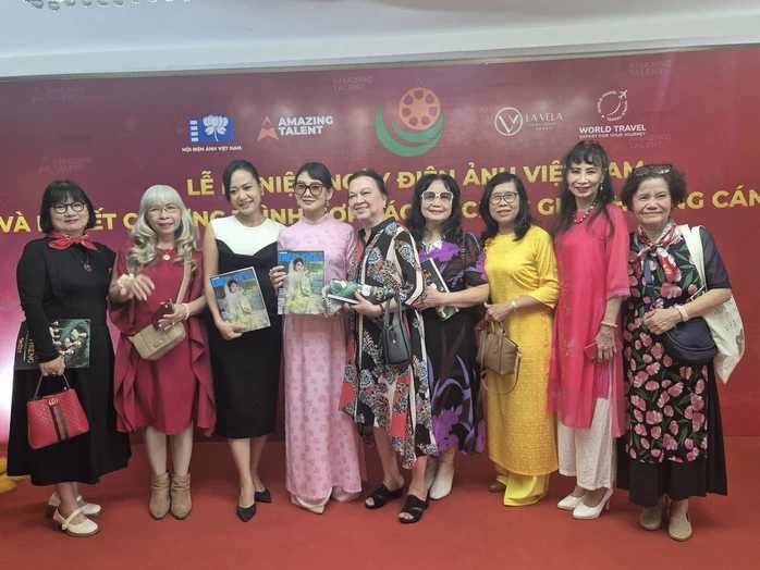 NSND Trà Giang, Quyền Linh, Lý Hùng, Hồng Ánh… cùng tụ hội!