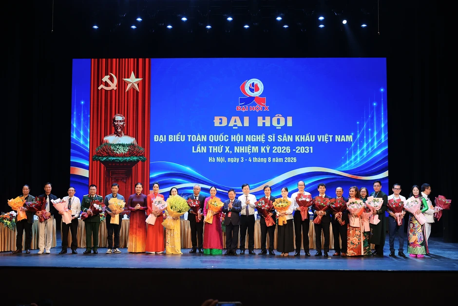 NSND Trịnh Thúy Mùi tái đắc cử Chủ tịch Hội Nghệ sĩ Sân khấu Việt Nam