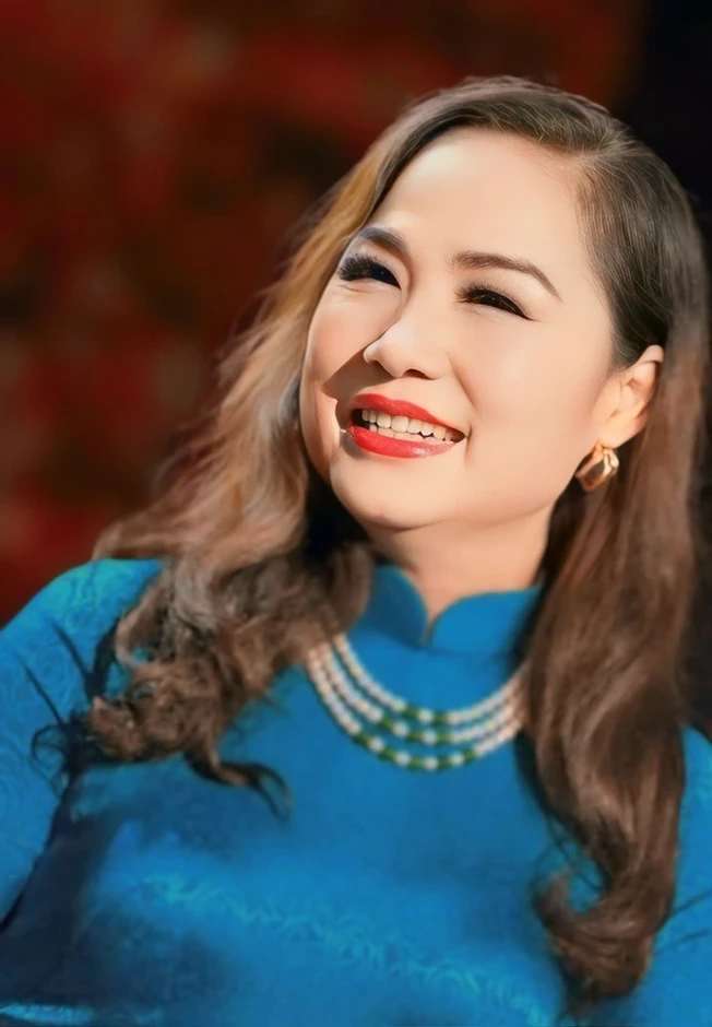 NSND Trịnh Thúy Mùi: Từ sàn diễn đến nghị trường – gửi tiếng nói văn nghệ sĩ vào Quốc hội