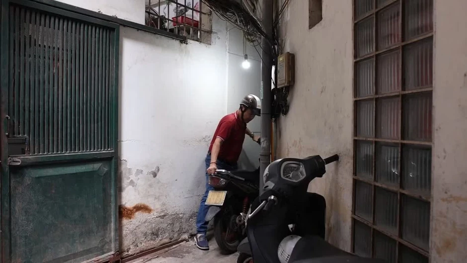 NSƯT Chí Trung chuyển khỏi căn nhà số 1 Tràng Tiền NSƯT Chí Trung chuyển khỏi căn nhà số 1 Tràng Tiền