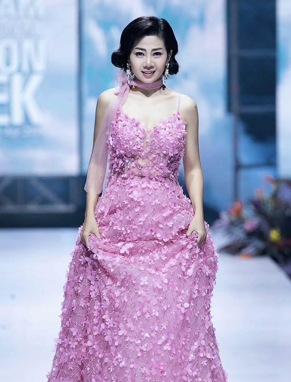 NSƯT Hạnh Thúy đăng ảnh cũ bên cố diễn viên Mai Phương gây xúc động NSƯT Hạnh Thúy đăng ảnh cũ bên cố diễn viên Mai Phương gây xúc động