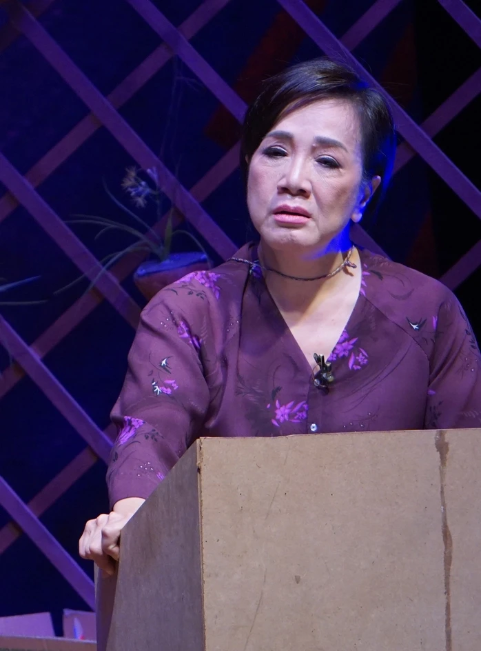 NSƯT Phương Hồng Thủy - Lặng lẽ giữ ngọn lửa nghề NSƯT Phương Hồng Thủy - Lặng lẽ giữ ngọn lửa nghề