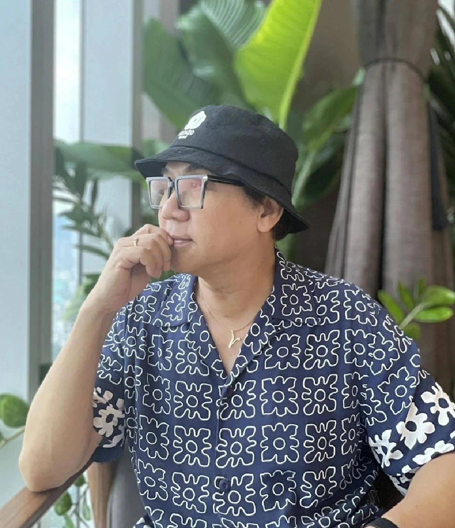 NSƯT Thành Lộc nói thẳng: "Tôi phải kiềm chế mình lại" NSƯT Thành Lộc nói thẳng: "Tôi phải kiềm chế mình lại"