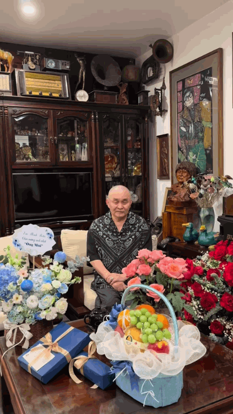 NSƯT Xuân Hinh nghỉ hưu sớm ở tuổi 57, sống bình yên trong căn nhà phố cổ Hà Nội NSƯT Xuân Hinh nghỉ hưu sớm ở tuổi 57, sống bình yên trong căn nhà phố cổ Hà Nội