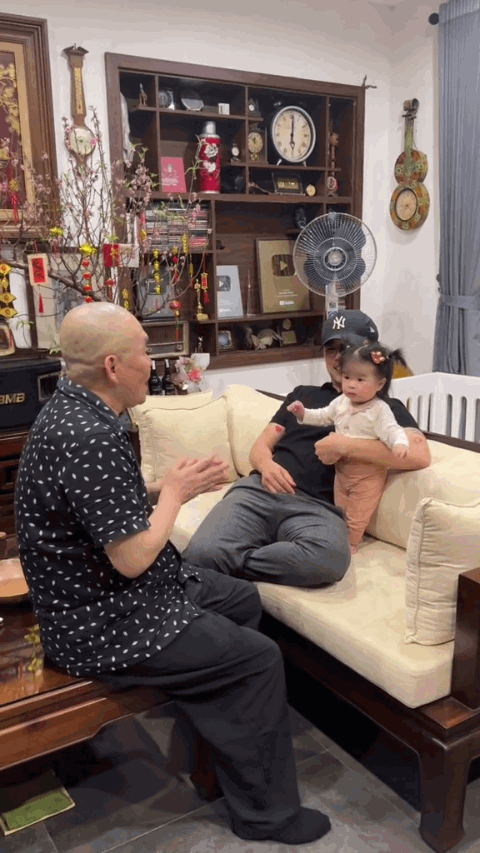 NSƯT Xuân Hinh nghỉ hưu sớm ở tuổi 57, sống bình yên trong căn nhà phố cổ Hà Nội NSƯT Xuân Hinh nghỉ hưu sớm ở tuổi 57, sống bình yên trong căn nhà phố cổ Hà Nội