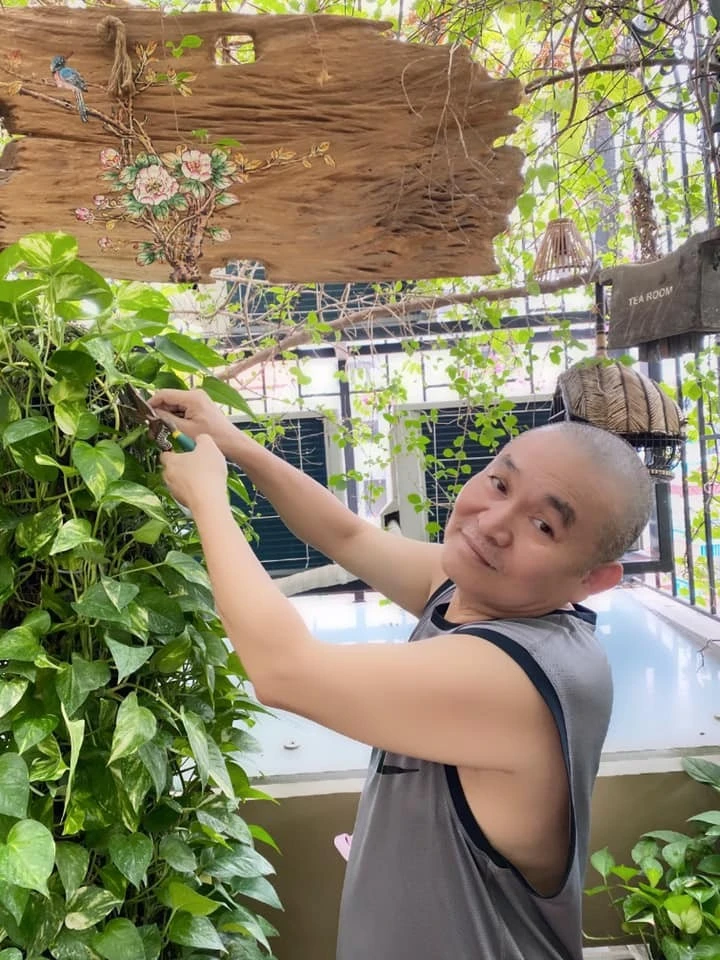 NSƯT Xuân Hinh nghỉ hưu sớm ở tuổi 57, sống bình yên trong căn nhà phố cổ Hà Nội NSƯT Xuân Hinh nghỉ hưu sớm ở tuổi 57, sống bình yên trong căn nhà phố cổ Hà Nội