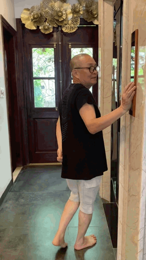 NSƯT Xuân Hinh nghỉ hưu sớm ở tuổi 57, sống bình yên trong căn nhà phố cổ Hà Nội NSƯT Xuân Hinh nghỉ hưu sớm ở tuổi 57, sống bình yên trong căn nhà phố cổ Hà Nội