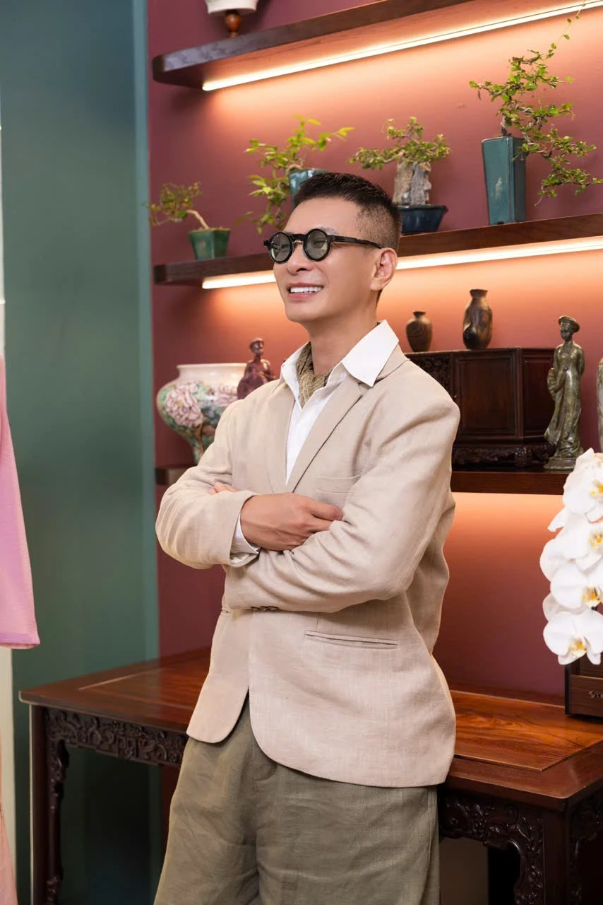 NTK Kenny Thái và họa sĩ Đặng Tố Anh: Cuộc gặp giữa hội họa và thời trang