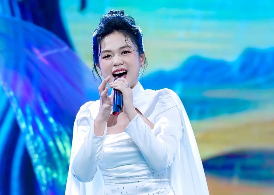Nữ ca sĩ bỏ việc văn phòng theo nghệ thuật, chông chênh sau 10 năm làm nghề Nữ ca sĩ bỏ việc văn phòng theo nghệ thuật, chông chênh sau 10 năm làm nghề