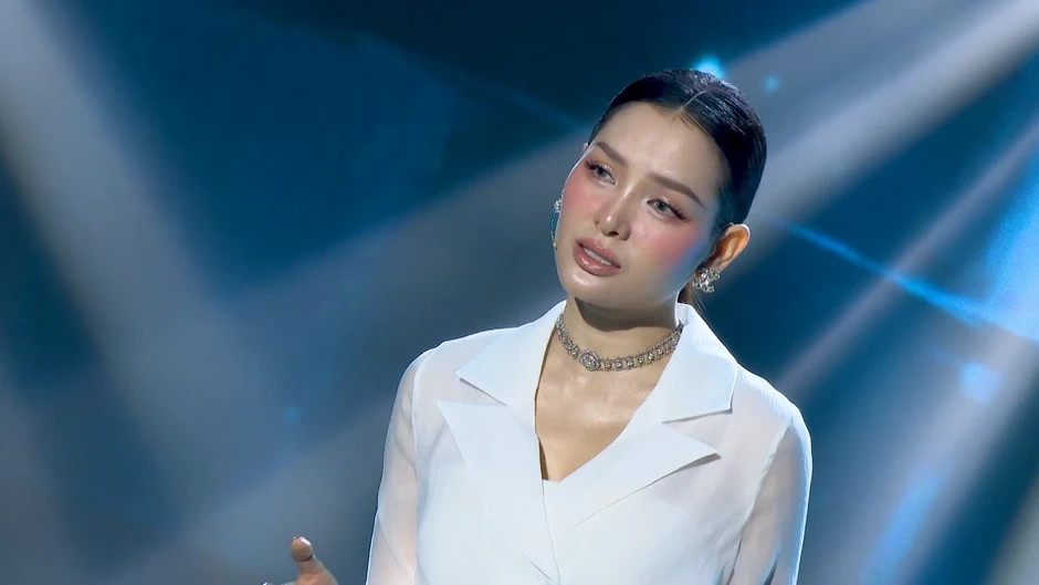 Nữ ca sĩ giờ là mẹ 3 con, nói rõ quan điểm làm nghề ở tuổi 38 Nữ ca sĩ giờ là mẹ 3 con, nói rõ quan điểm làm nghề ở tuổi 38