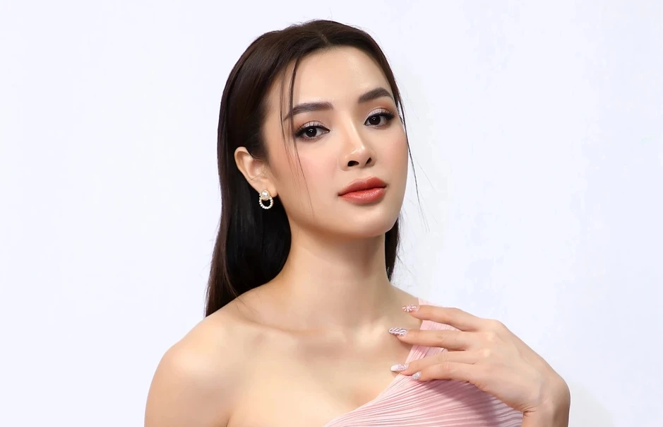 Nữ ca sĩ lấy chồng là trai tân nói thẳng: "Nghệ sĩ cần sống tử tế" Nữ ca sĩ lấy chồng là trai tân nói thẳng: "Nghệ sĩ cần sống tử tế"