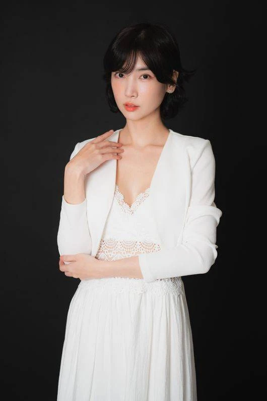 Nữ ca sĩ sở hữu tòa nhà 70 tỷ đồng mà khốn khổ, muốn bán đi vì 1 lý do Nữ ca sĩ sở hữu tòa nhà 70 tỷ đồng mà khốn khổ, muốn bán đi vì 1 lý do