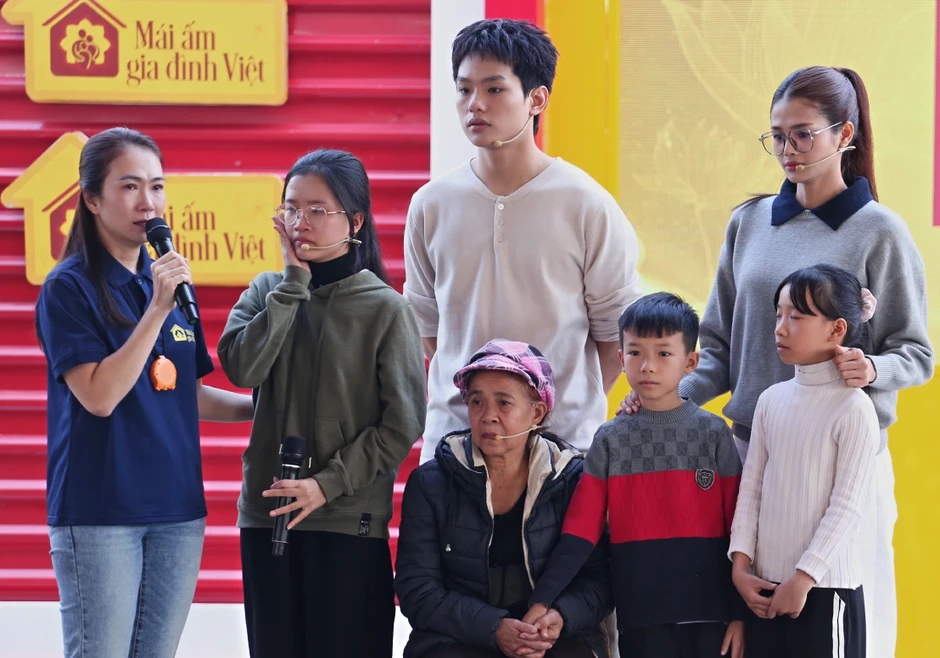 Nữ ca sĩ từng giành giải á hậu, 'bất chấp hình tượng' trong show thực tế Nữ ca sĩ từng giành giải á hậu, 'bất chấp hình tượng' trong show thực tế