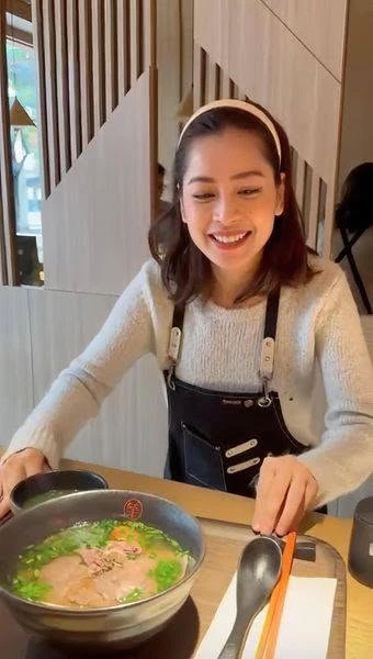 Nữ ca sĩ Việt từng sang Trung Quốc bán phở, mở 2 quán rồi có quyết định bất ngờ sau 3 năm Nữ ca sĩ Việt từng sang Trung Quốc bán phở, mở 2 quán rồi có quyết định bất ngờ sau 3 năm