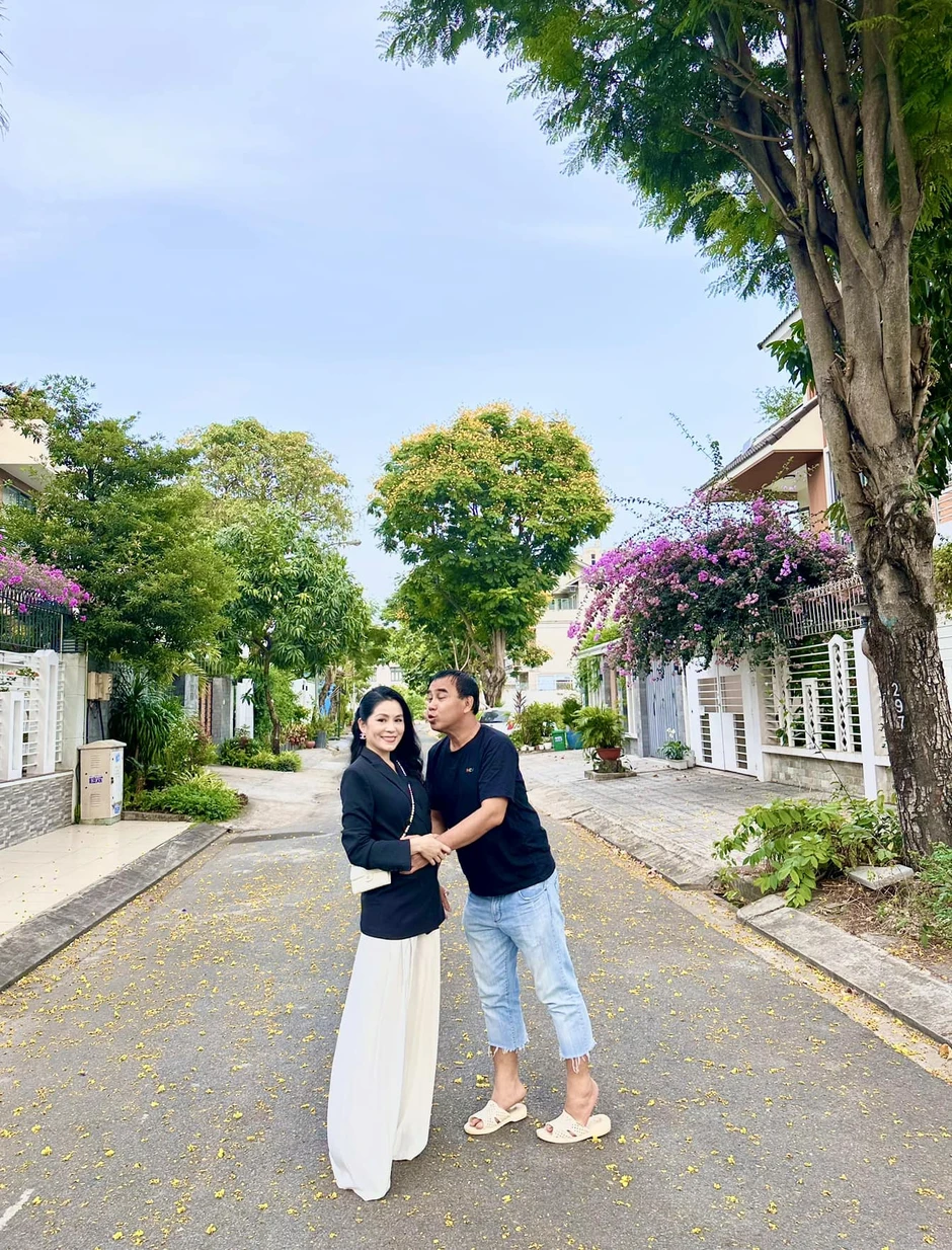Nữ đại gia vừa là ân nhân, vừa là vợ của nam NSƯT, Phó chủ tịch Hội điện ảnh Việt Nam Nữ đại gia vừa là ân nhân, vừa là vợ của nam NSƯT, Phó chủ tịch Hội điện ảnh Việt Nam