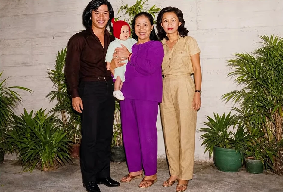 Nữ danh ca đầu tiên chạy show bằng xe hơi: "Tôi không hề muốn đi Mỹ" Nữ danh ca đầu tiên chạy show bằng xe hơi: "Tôi không hề muốn đi Mỹ"
